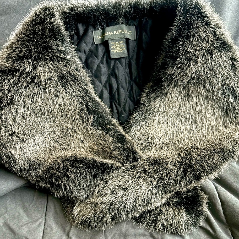 BANANA REPUBLIC Faux Fur Scarf